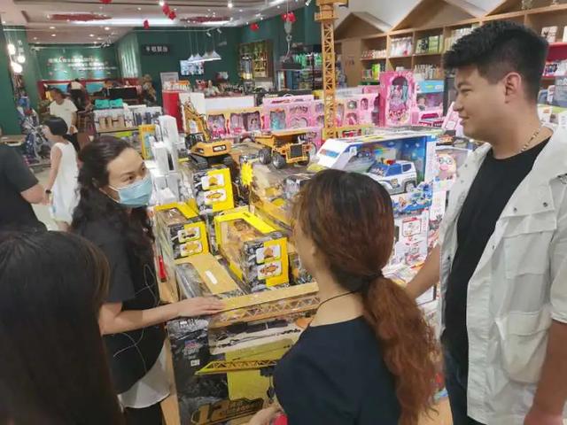禹州市新华书店党员参观学习许昌行圆满结束 禹州市新华书店党员参观学习许昌行圆满结束