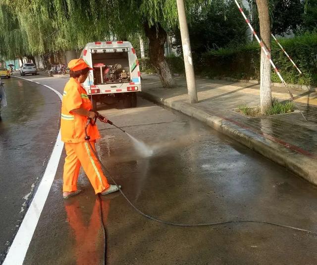 禹州环卫:汗流浃背提升质量 不惧高温共创文明 禹州环卫:汗流浃背提升质量 不惧高温共创文明