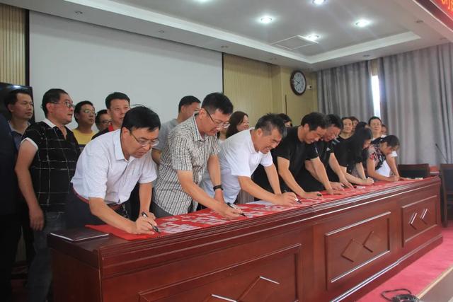 禹州市审计局开展“倡导绿色生活 反对铺张浪费”活动 禹州市审计局开展“倡导绿色生活 反对铺张浪费”活动