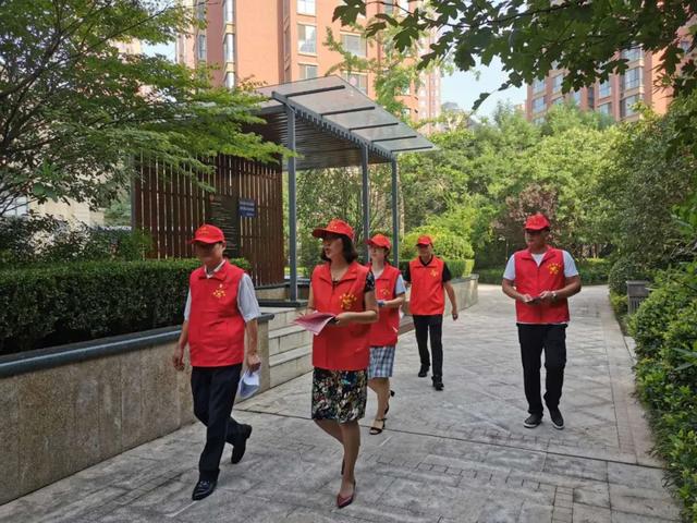 禹州市财政局志愿服务队到万丰社区开展文明共建活动 禹州市财政局志愿服务队到万丰社区开展文明共建活动