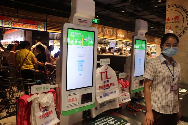 禹州胖东来老城体育公园店开业第一天 人山人海 禹州胖东来老城体育公园店开业第一天 人山人海