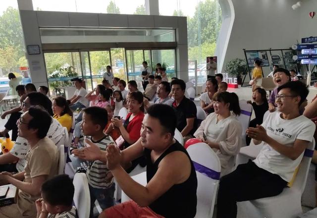 禹州本土微电影报名现场!活动内幕流出.... 禹州本土微电影报名现场!活动内幕流出....
