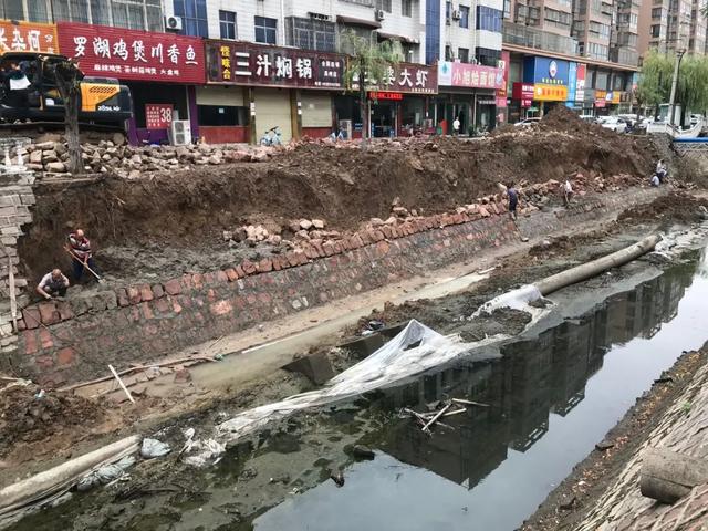 禹州护城河部分河段河堤坍塌!请注意绕行! 禹州护城河部分河段河堤坍塌!请注意绕行!