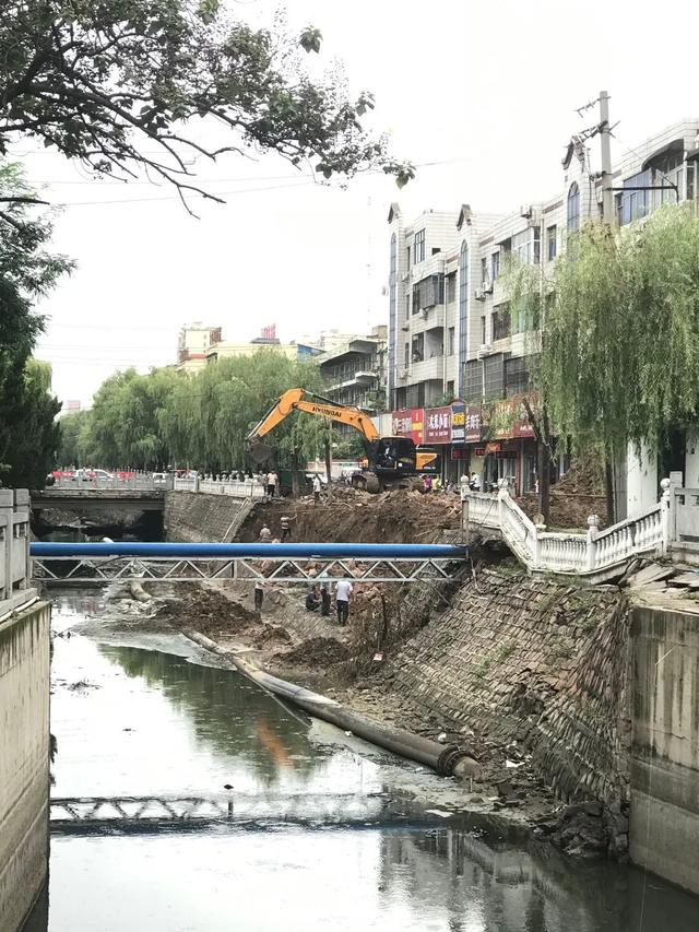 禹州护城河部分河段河堤坍塌!请注意绕行! 禹州护城河部分河段河堤坍塌!请注意绕行!