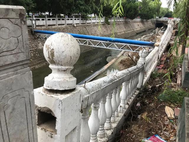 禹州护城河部分河段河堤坍塌!请注意绕行! 禹州护城河部分河段河堤坍塌!请注意绕行!