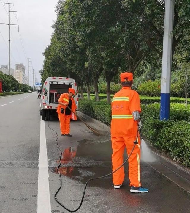 禹州环卫:雨后迅速行动清洁道路 长效机制保障城市卫生 禹州环卫:雨后迅速行动清洁道路 长效机制保障城市卫生