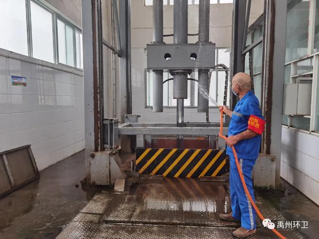 禹州环卫:雨后迅速行动清洁道路 长效机制保障城市卫生 禹州环卫:雨后迅速行动清洁道路 长效机制保障城市卫生