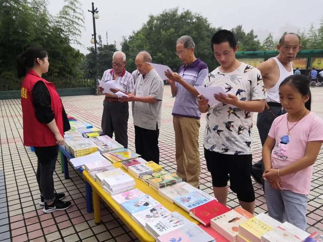 图书进社区共驻共建活动走进禹州北街社区 图书进社区共驻共建活动走进禹州北街社区
