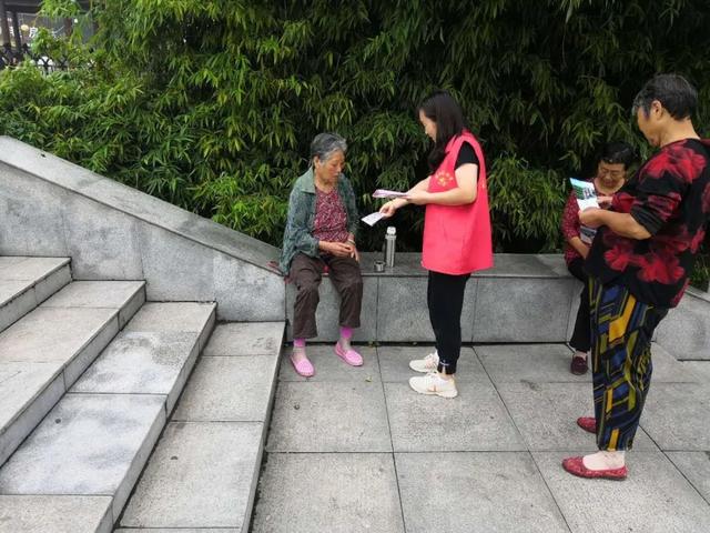 图书进社区共驻共建活动走进禹州北街社区 图书进社区共驻共建活动走进禹州北街社区