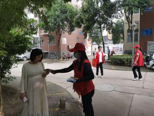 禹州市产业集聚区到共驻共建社区开展志愿服务活动 禹州市产业集聚区到共驻共建社区开展志愿服务活动
