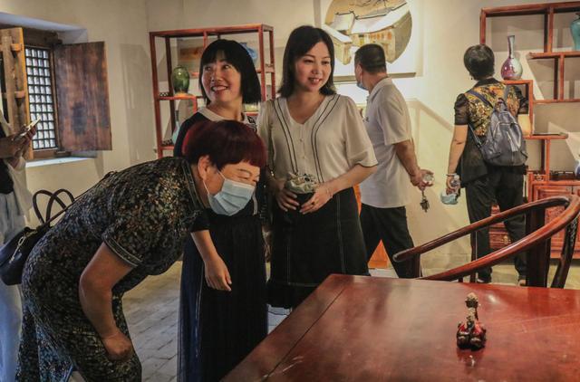 女陶艺家协会在禹州神垕古镇成立暨陶瓷官署作品展 女陶艺家协会在禹州神垕古镇成立暨陶瓷官署作品展