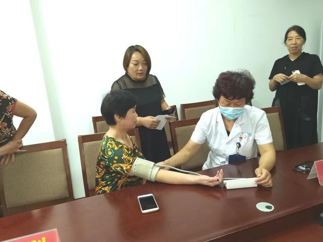 禹州市中心医院共驻共建,党员志愿服务进社区 禹州市中心医院共驻共建,党员志愿服务进社区