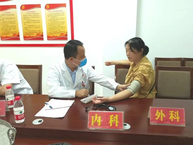 禹州市中心医院共驻共建,党员志愿服务进社区 禹州市中心医院共驻共建,党员志愿服务进社区