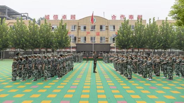 禹州市启航教育集团府东路学校2020秋季中学生军训隆重举行 禹州市启航教育集团府东路学校2020秋季中学生军训隆重举行