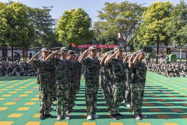 禹州市启航教育集团府东路学校2020秋季中学生军训隆重举行 禹州市启航教育集团府东路学校2020秋季中学生军训隆重举行