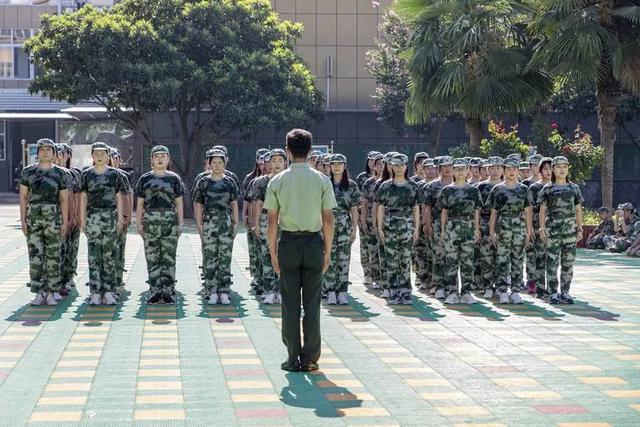 禹州市启航教育集团府东路学校2020秋季中学生军训隆重举行 禹州市启航教育集团府东路学校2020秋季中学生军训隆重举行