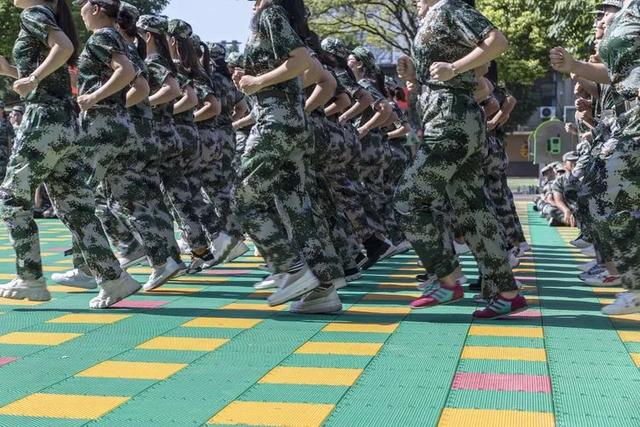 禹州市启航教育集团府东路学校2020秋季中学生军训隆重举行 禹州市启航教育集团府东路学校2020秋季中学生军训隆重举行
