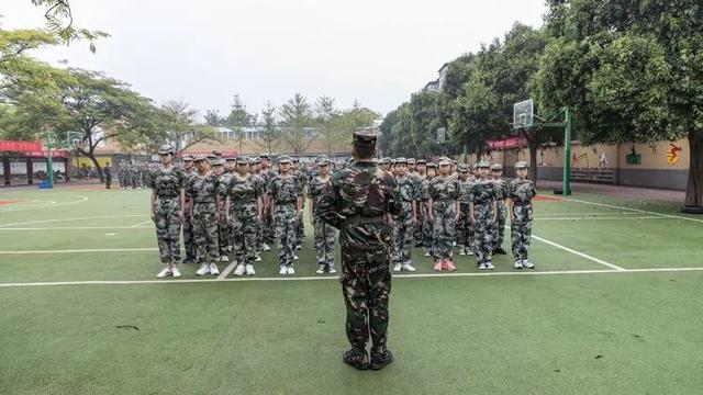 禹州市启航教育集团府东路学校2020秋季中学生军训隆重举行 禹州市启航教育集团府东路学校2020秋季中学生军训隆重举行