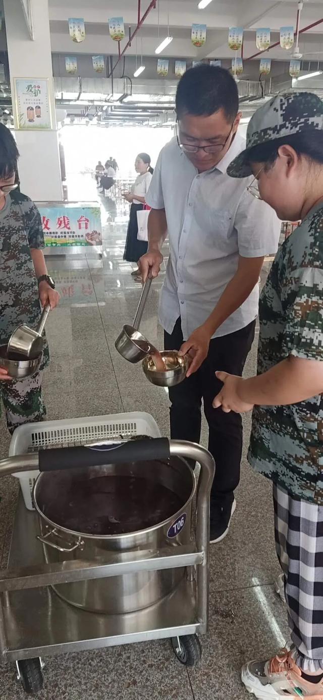 禹州北大公学初中部军训开学第一课 禹州北大公学初中部军训开学第一课