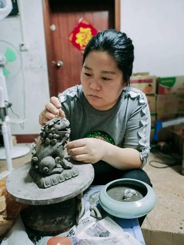 禹州神垕古镇陶瓷官署女陶艺家简介及参展作品来啦! 禹州神垕古镇陶瓷官署女陶艺家简介及参展作品来啦!