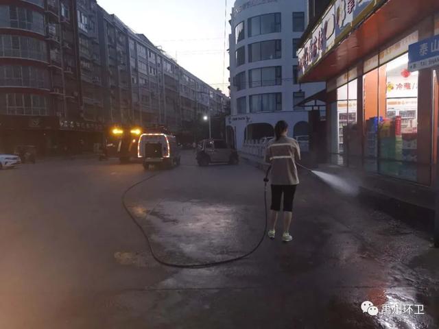 禹州环卫:集中清理卫生死角 全力保障创文冲刺 禹州环卫:集中清理卫生死角 全力保障创文冲刺