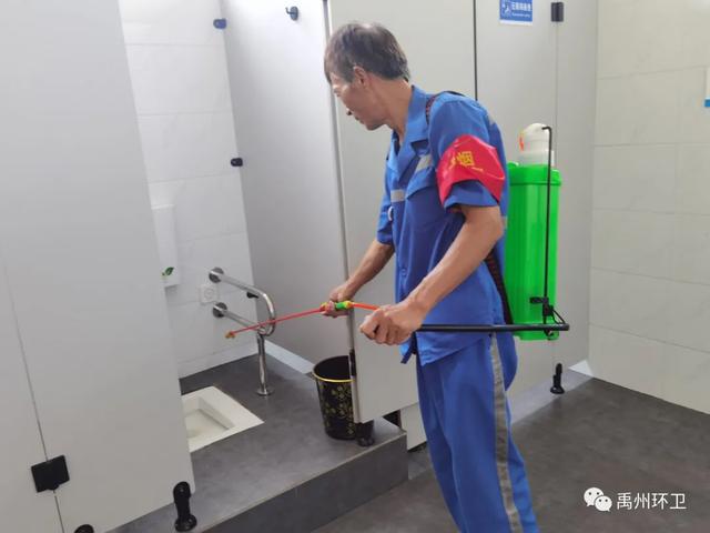 禹州环卫:集中清理卫生死角 全力保障创文冲刺 禹州环卫:集中清理卫生死角 全力保障创文冲刺