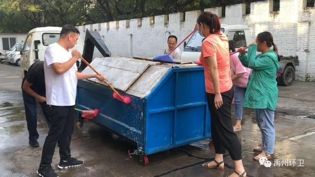 禹州环卫:集中清理卫生死角 全力保障创文冲刺 禹州环卫:集中清理卫生死角 全力保障创文冲刺