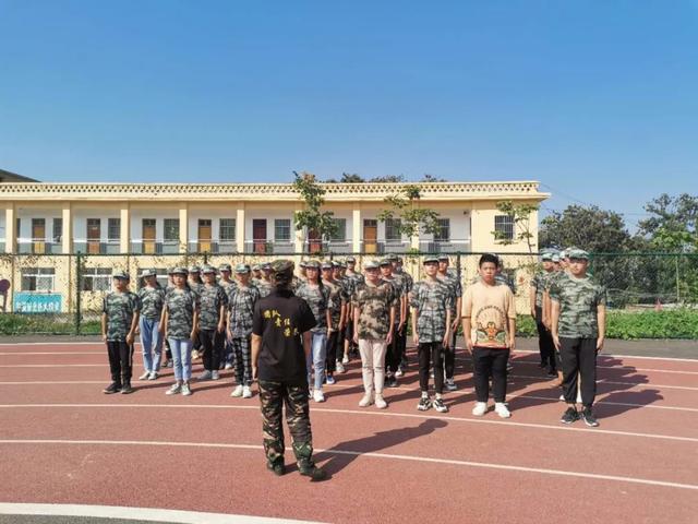 禹州南区学校军训纪实!2020级新生的“蜕变” 禹州南区学校军训纪实!2020级新生的“蜕变”