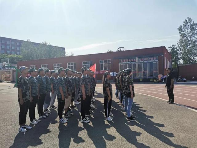 禹州南区学校军训纪实!2020级新生的“蜕变” 禹州南区学校军训纪实!2020级新生的“蜕变”