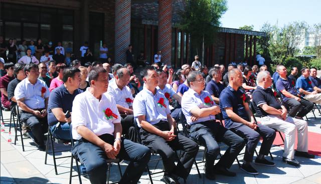 中国陶瓷大师杨晓峰收徒仪式在禹州神垕举行 中国陶瓷大师杨晓峰收徒仪式在禹州神垕举行