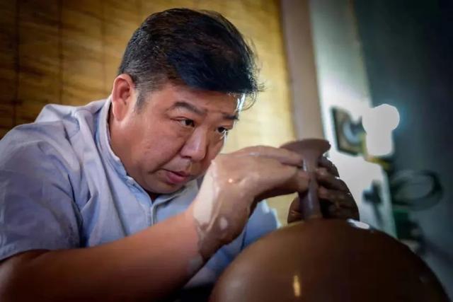中国陶瓷大师杨晓峰收徒仪式在禹州神垕举行 中国陶瓷大师杨晓峰收徒仪式在禹州神垕举行