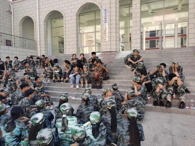 北大公学高中部2020级新生军训圆满结束! 北大公学高中部2020级新生军训圆满结束!