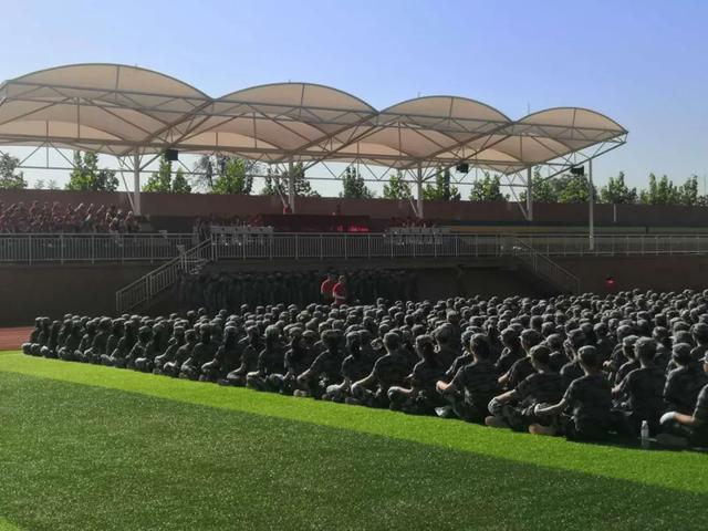 北大公学高中部2020级新生军训圆满结束! 北大公学高中部2020级新生军训圆满结束!