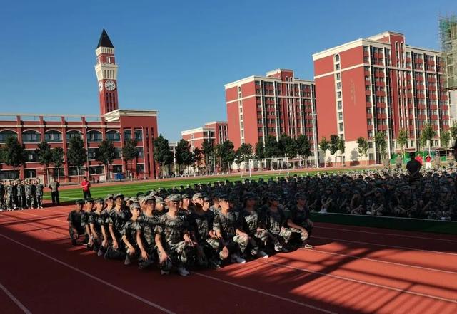 北大公学高中部2020级新生军训圆满结束! 北大公学高中部2020级新生军训圆满结束!