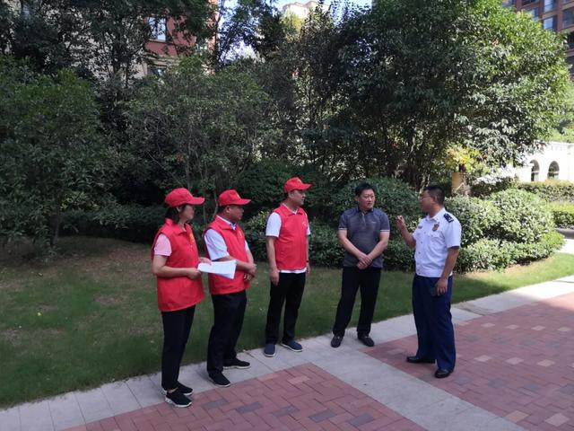 中共禹州市财政局第一党支部学雷锋志愿服务队助力万丰社区消防疏散演练活动纪实 中共禹州市财政局第一党支部学雷锋志愿服务队助力万丰社区消防疏散演练活动纪实