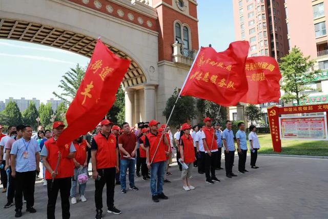 中共禹州市财政局第一党支部学雷锋志愿服务队助力万丰社区消防疏散演练活动纪实 中共禹州市财政局第一党支部学雷锋志愿服务队助力万丰社区消防疏散演练活动纪实