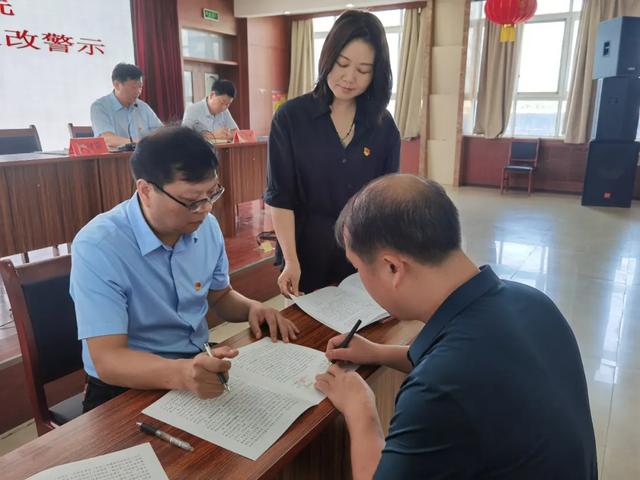 禹州市中心医院召开党风廉政建设暨以案促改警示教育会议 禹州市中心医院召开党风廉政建设暨以案促改警示教育会议