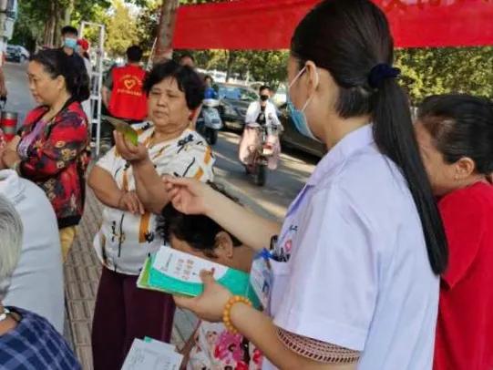 禹州二院开展全民健康生活方式月宣传活动 禹州二院开展全民健康生活方式月宣传活动