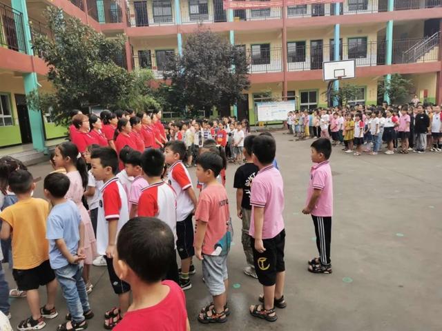 禹州市文殊镇福娃学校致敬教师,感念师恩 禹州市文殊镇福娃学校致敬教师,感念师恩