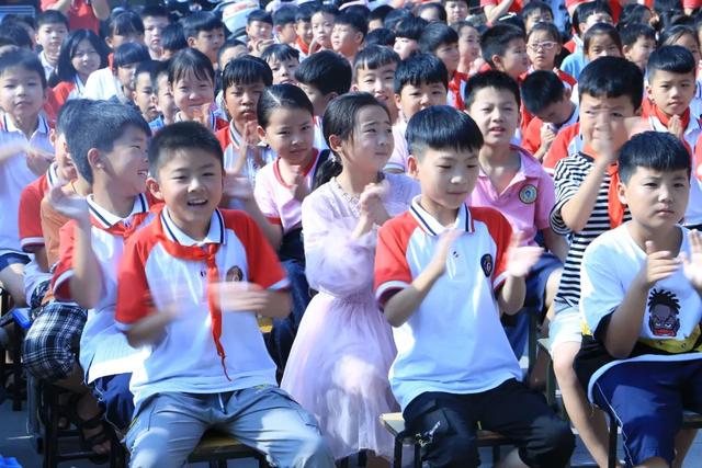 禹州市文殊镇福娃学校新学期开学典礼暨表彰大会 禹州市文殊镇福娃学校新学期开学典礼暨表彰大会