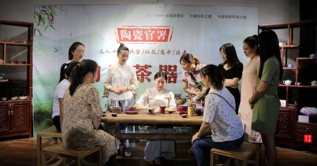 融入生活的钧瓷茶具之美 融入生活的钧瓷茶具之美