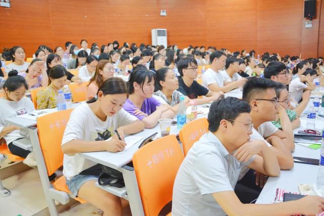 禹州市2020年新聘教师教育教学能力提升培训在市第一高级中学成功举办 禹州市2020年新聘教师教育教学能力提升培训在市第一高级中学成功举办