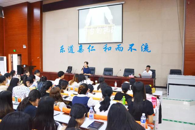禹州市2020年新聘教师教育教学能力提升培训在市第一高级中学成功举办 禹州市2020年新聘教师教育教学能力提升培训在市第一高级中学成功举办