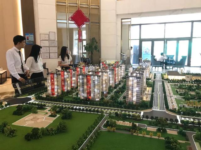 禹州御湖湾林溪府东路城市展厅惊现露天影院!快来打卡! 禹州御湖湾林溪府东路城市展厅惊现露天影院!快来打卡!