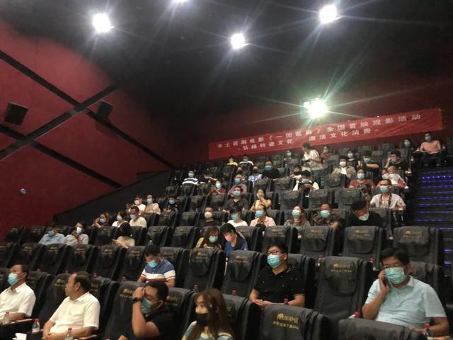 这部有禹州警察参与拍摄的本土喜剧电影全国公映啦! 这部有禹州警察参与拍摄的本土喜剧电影全国公映啦!