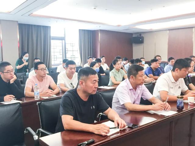 9月15日禹州钧瓷文化大讲堂顺利举行 9月15日禹州钧瓷文化大讲堂顺利举行