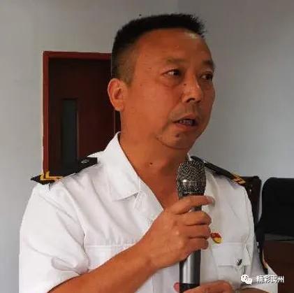 今天这群人到禹州公交公司又唱歌又跳舞 今天这群人到禹州公交公司又唱歌又跳舞
