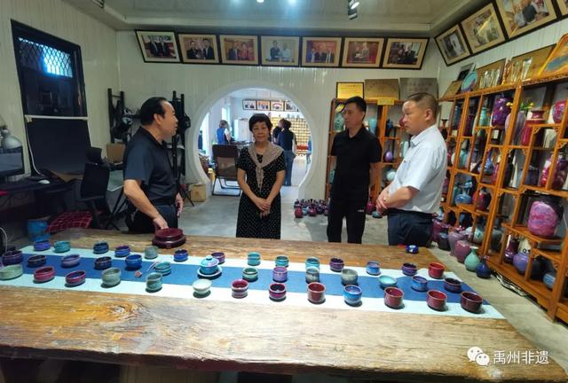 省文旅厅考核组对禹州市九个展示传习示范馆进行评审 省文旅厅考核组对禹州市九个展示传习示范馆进行评审
