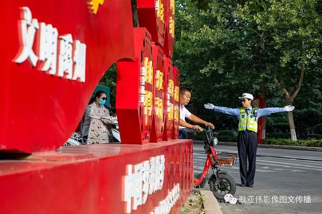 禹州女民警徐萌柯:今天我值班——耿亚伟摄影作品 禹州女民警徐萌柯:今天我值班——耿亚伟摄影作品