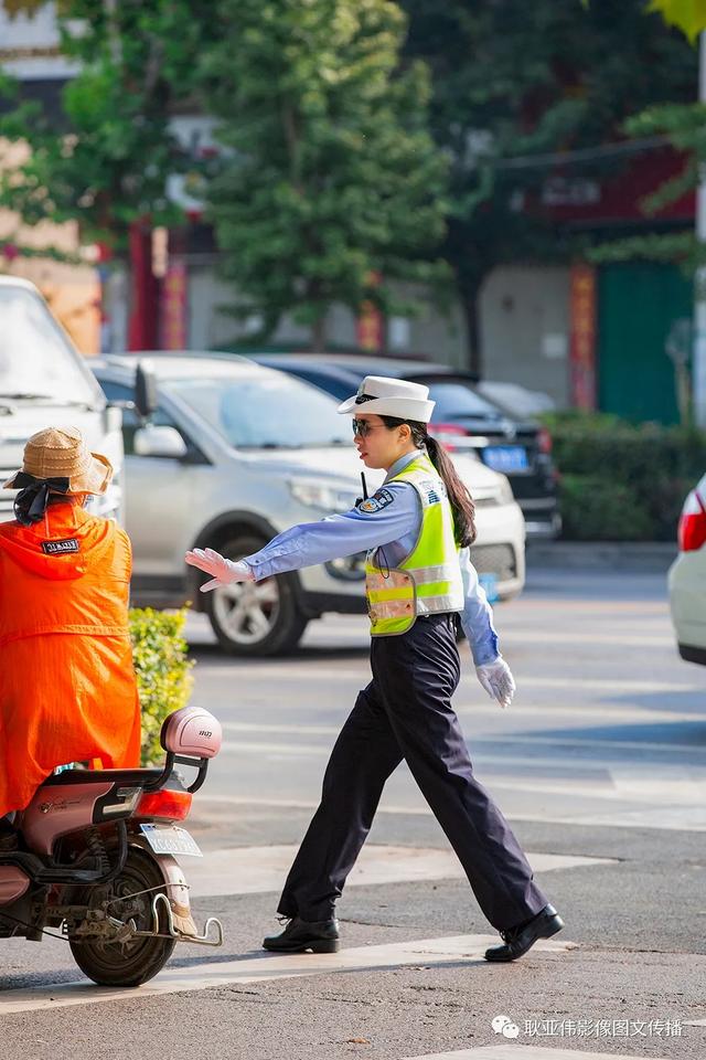 禹州女民警徐萌柯:今天我值班——耿亚伟摄影作品 禹州女民警徐萌柯:今天我值班——耿亚伟摄影作品